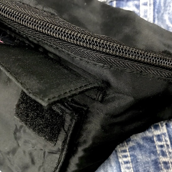 Lightweight Nylon Fanny Pack - Picture 6 of 10